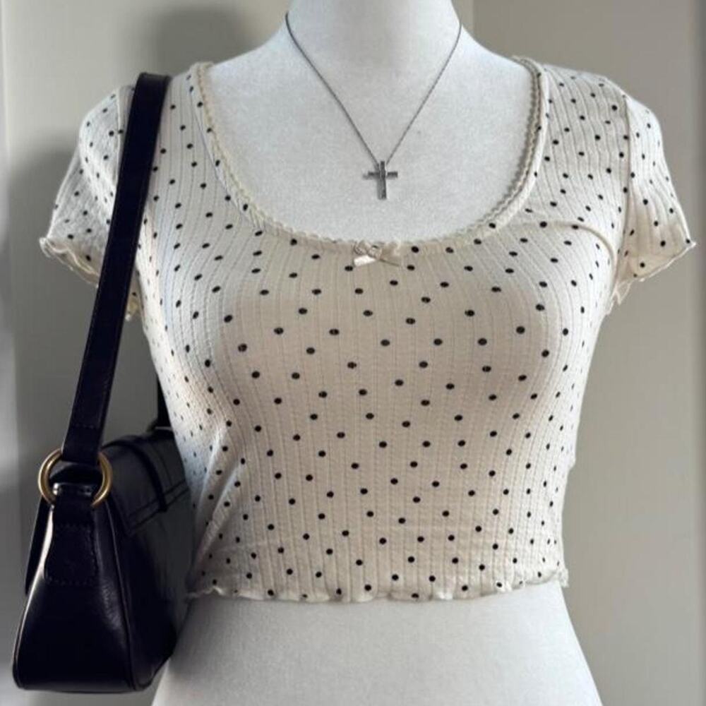 Aeropostale cream polka dot crop with lace trim XXS